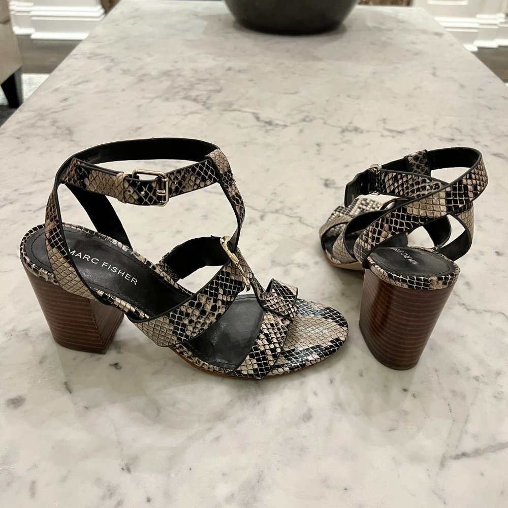 Marc Fisher Walinda T-Strap Snakeskin Print Block Heel Sandals Size 7.5 - Picture 5 of 10